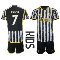 Koszulka piłkarska Juventus Federico Chiesa #7 Strój Domowy dla dzieci 2023-24 tanio Krótki Rękaw (+ Krótkie spodenki)